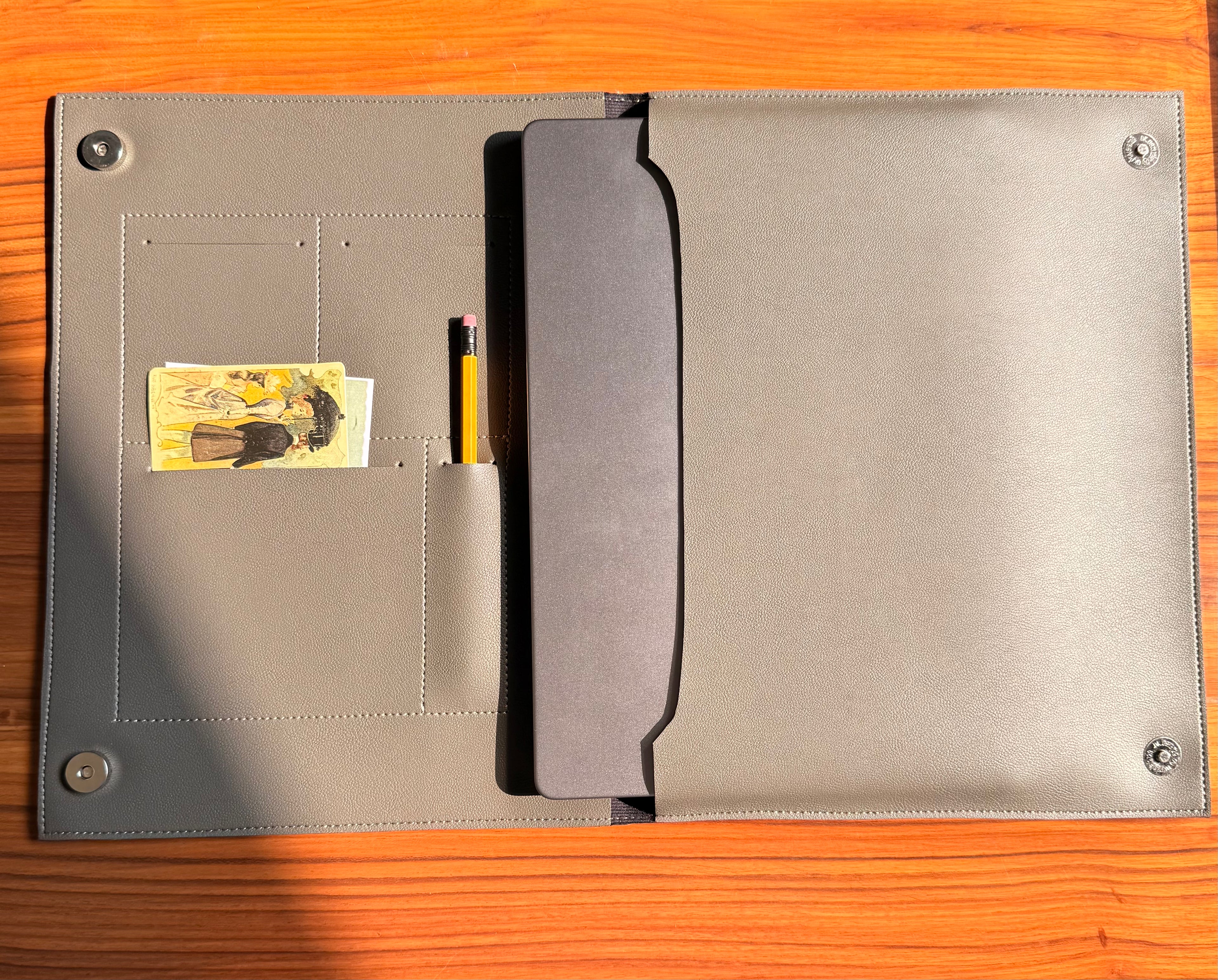 The Minimal Flap Sleeve