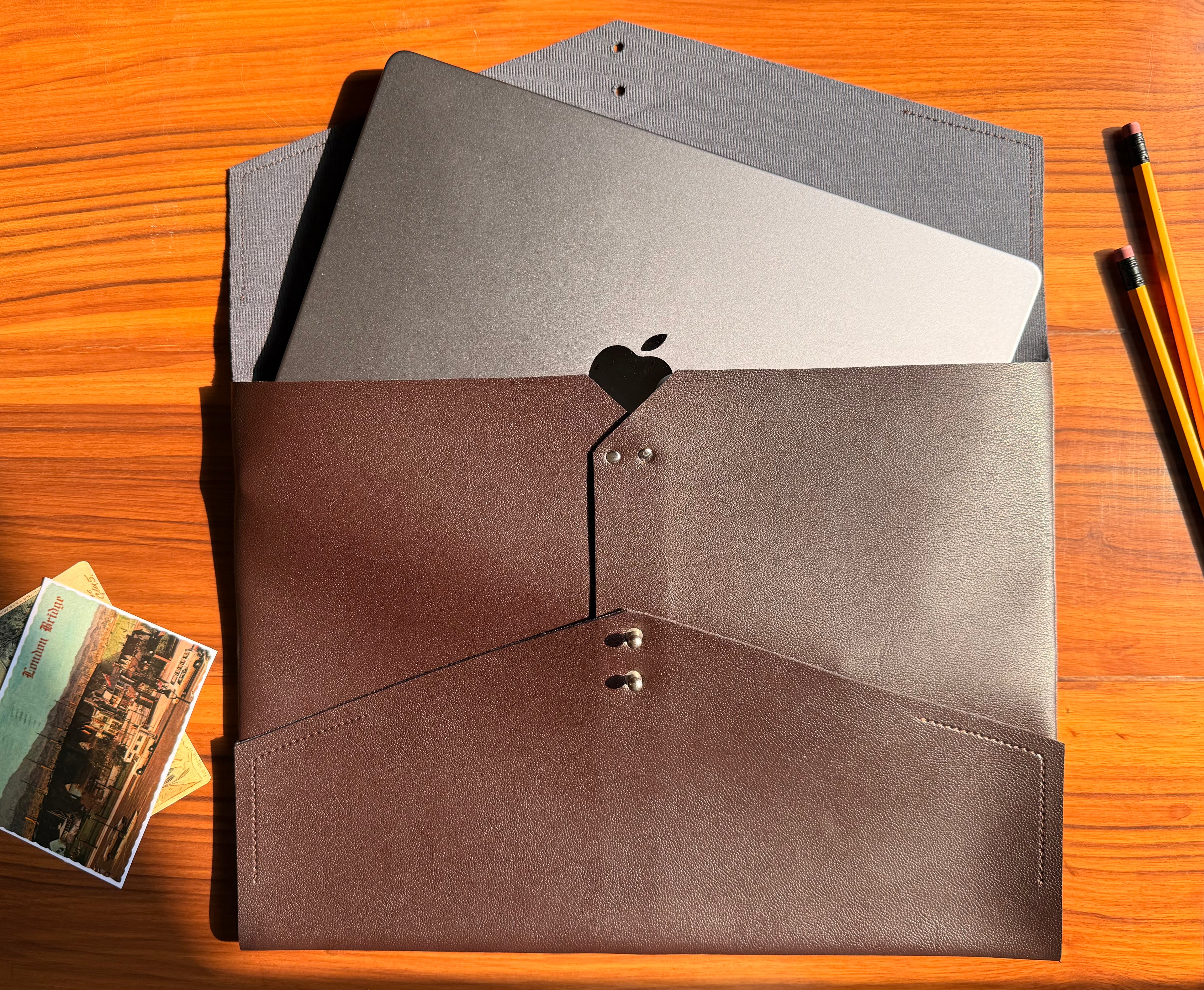 The Stud Sleeve - Brown