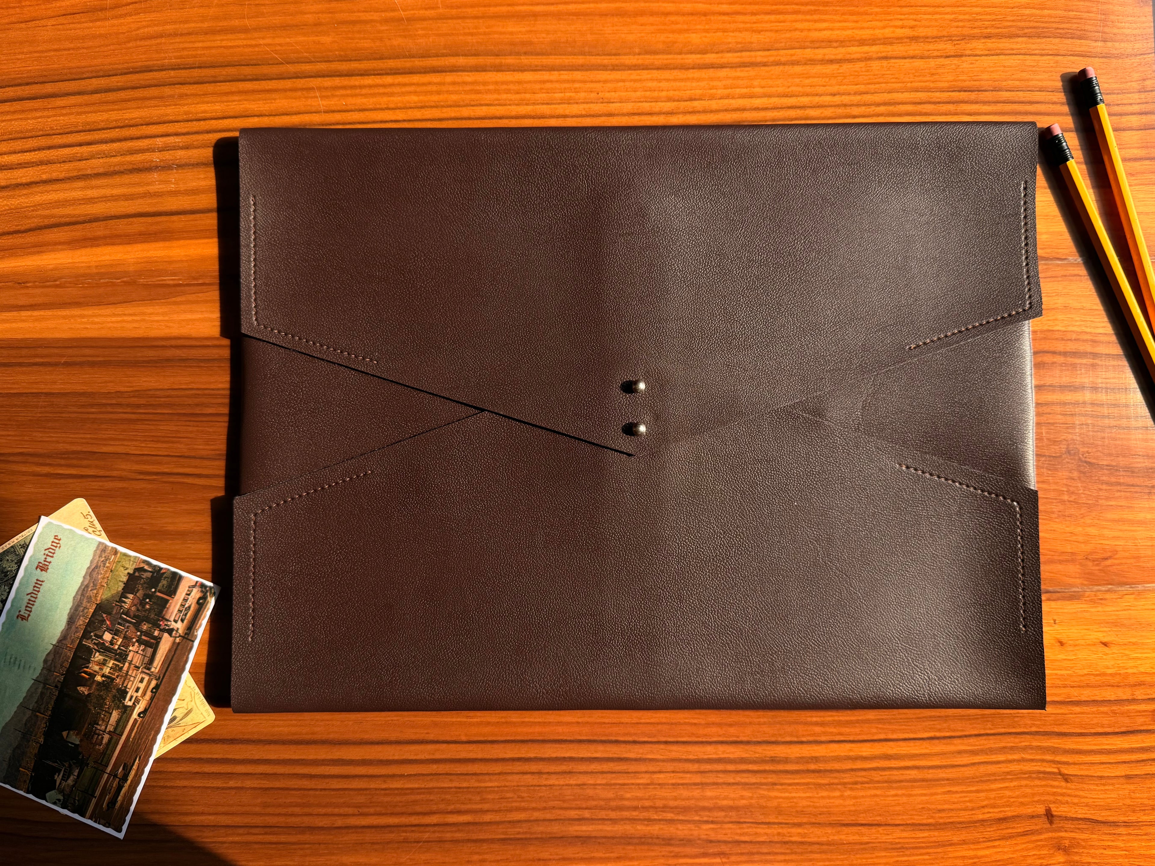 The Stud Sleeve - Brown