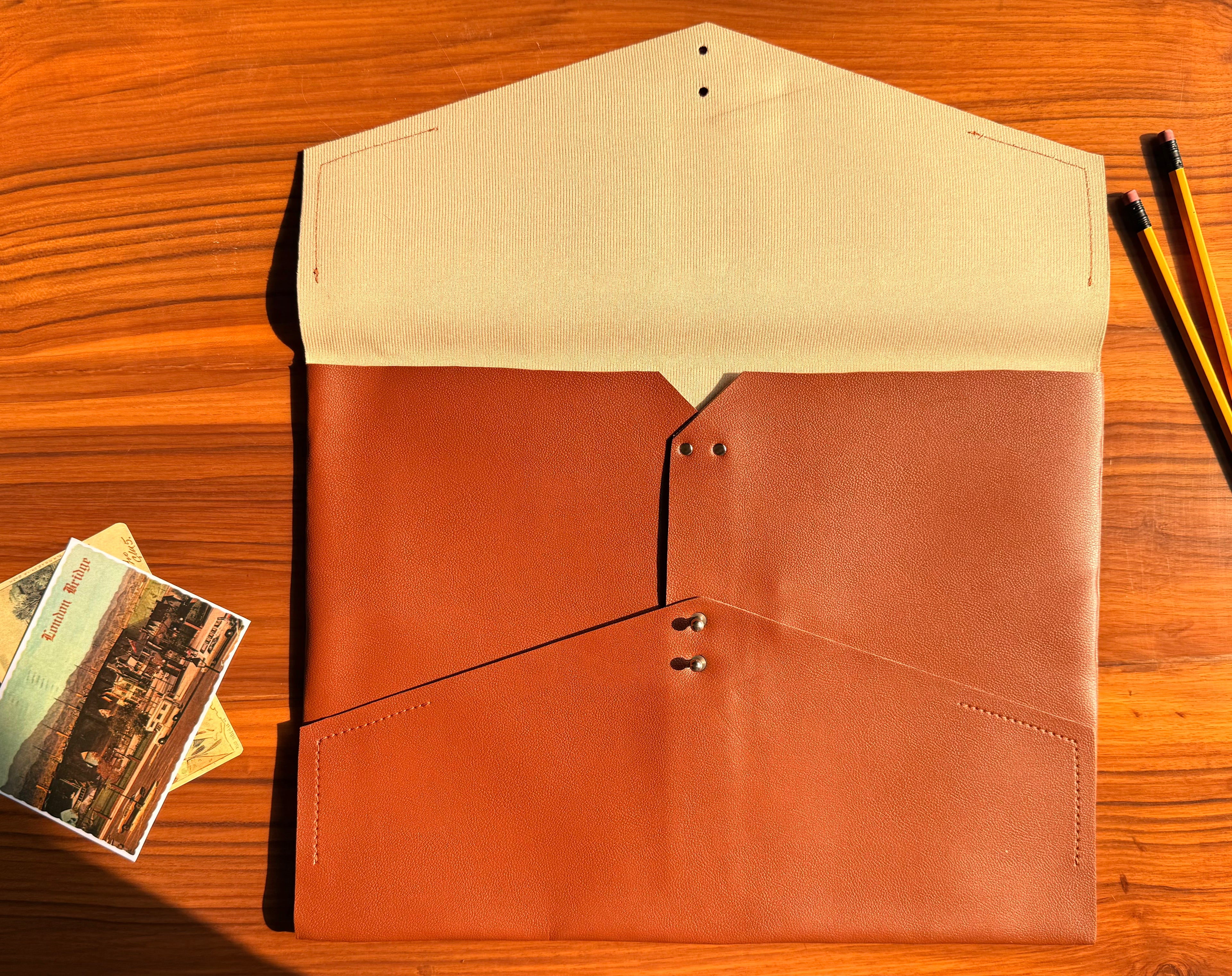 The Stud Sleeve - Tan