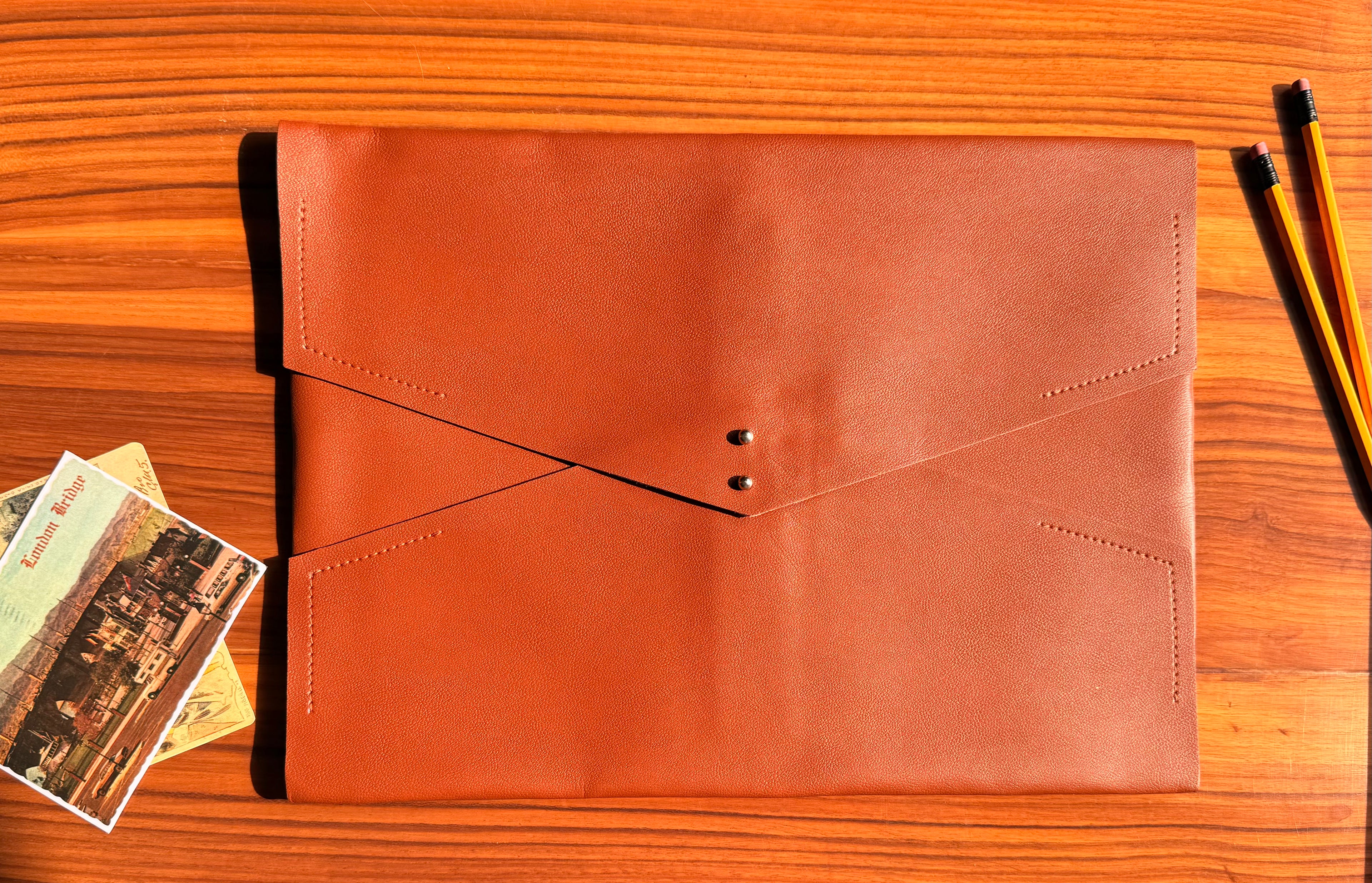 The Stud Sleeve - Tan