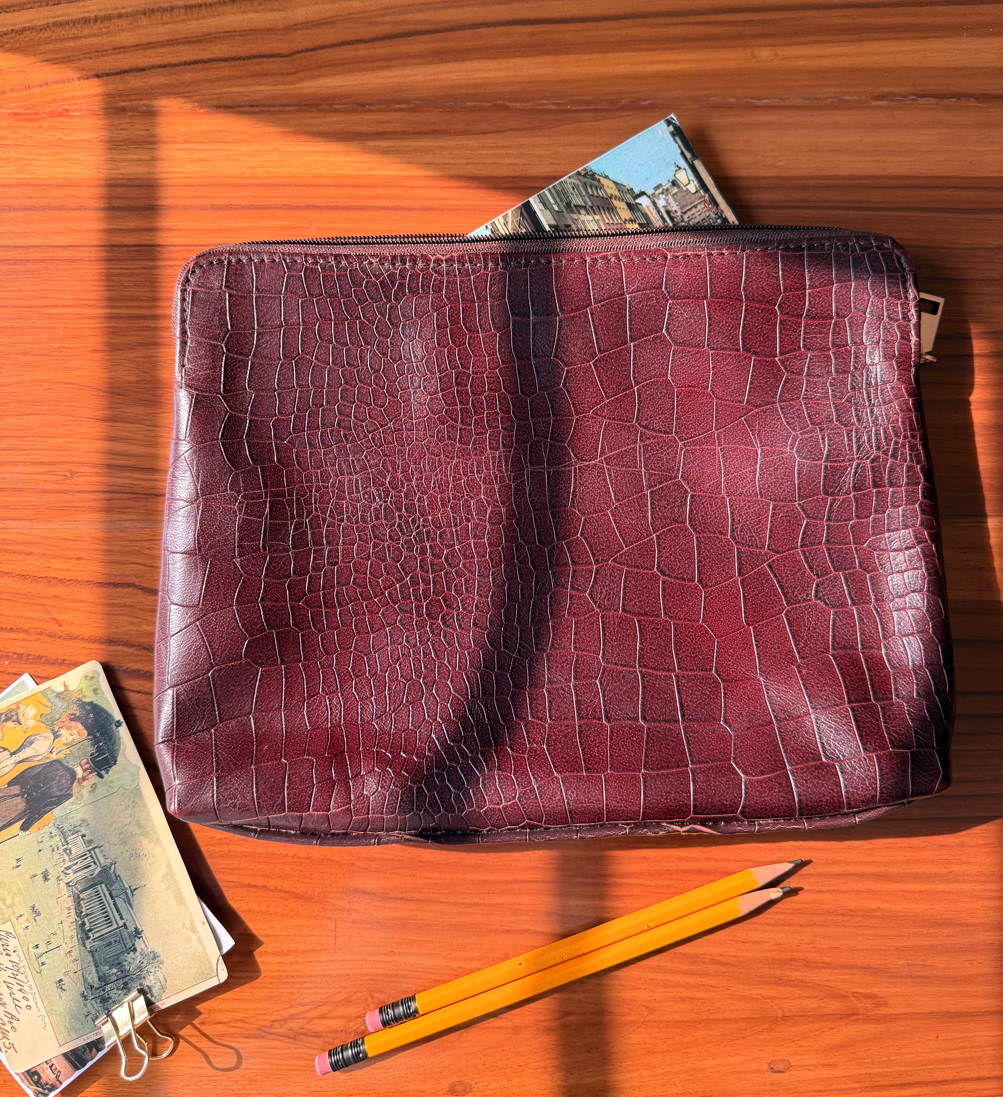 The Utility Tech Pouch - Plum